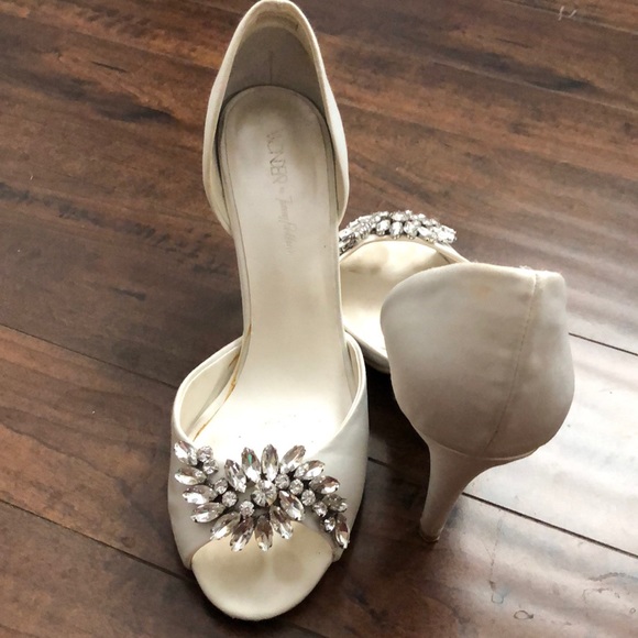Jenny Packham Shoes - Cream White peep toe heel w crystal embellishment